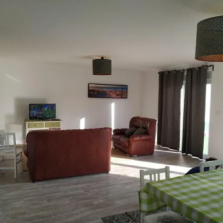 Casa Da Tia Dulce بيت للعطل