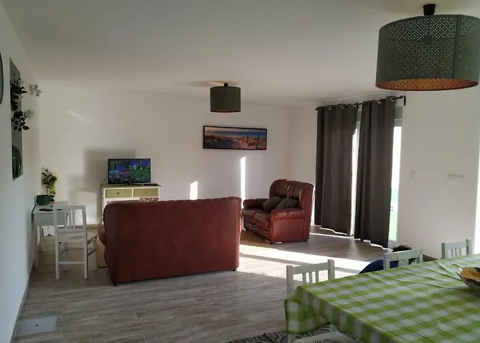 Casa Da Tia Dulce بيت للعطل